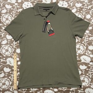 BANANA REPUBLIC Men's Green Polo Shirt